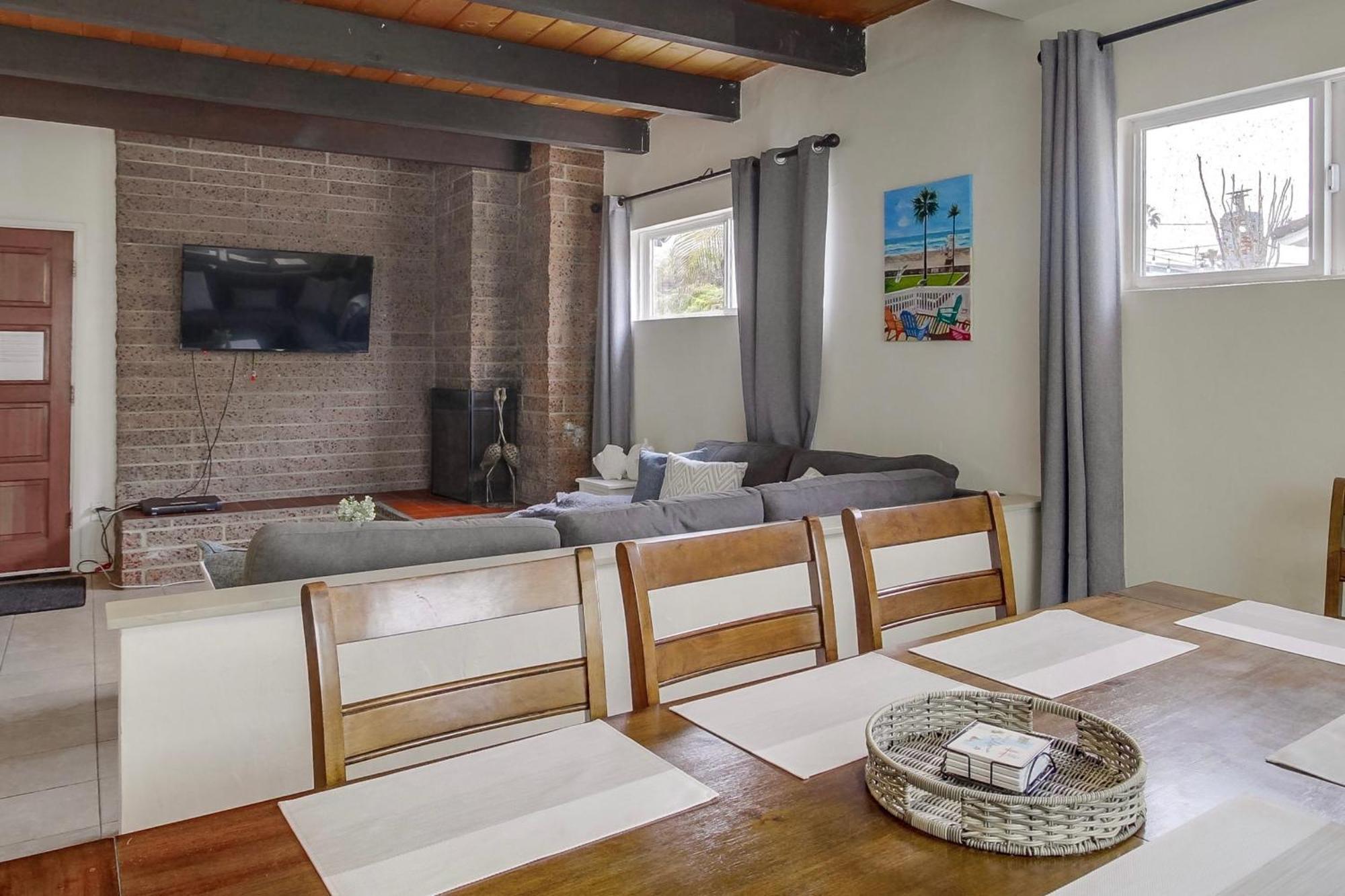 Holiday home Oceancatcher: Mission Beach Retreat With Ocean View *